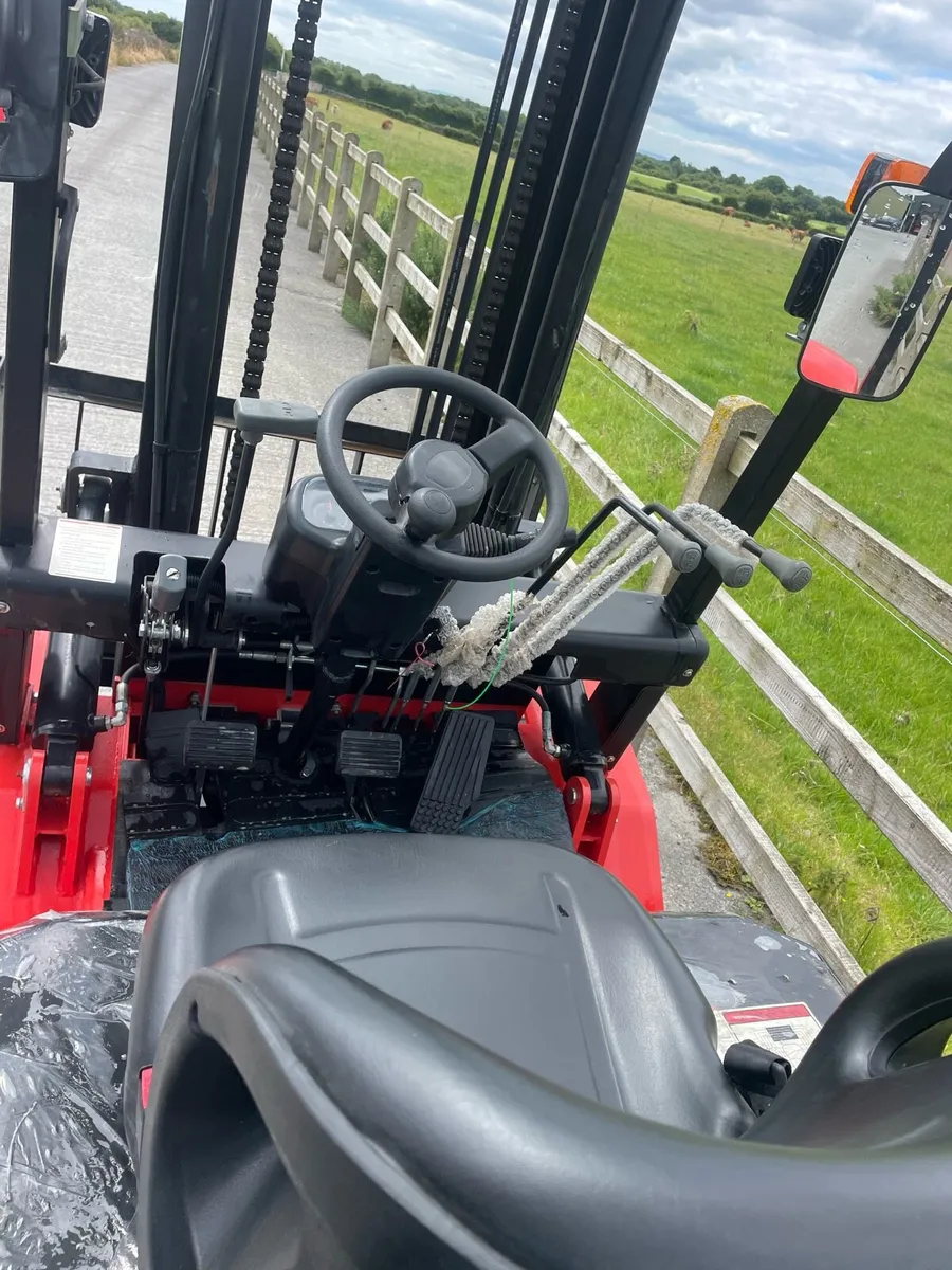 New LCCM 3t forklift for sale €12.500no offers - Image 4