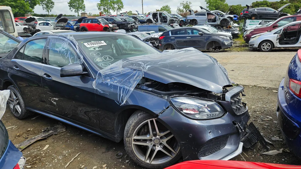 Breaking 2014 Mercedes E250 cdi amg - Image 1