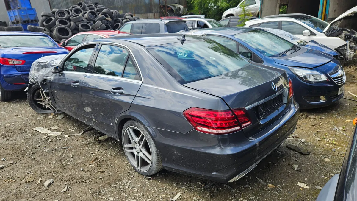 Breaking 2014 Mercedes E250 cdi amg - Image 2