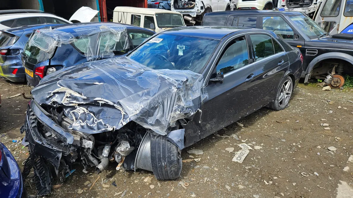 Breaking 2014 Mercedes E250 cdi amg - Image 3