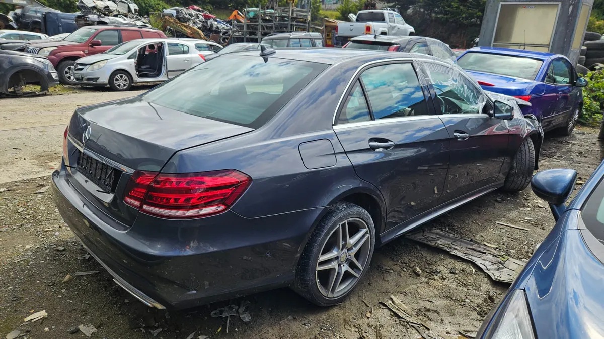 Breaking 2014 Mercedes E250 cdi amg - Image 4