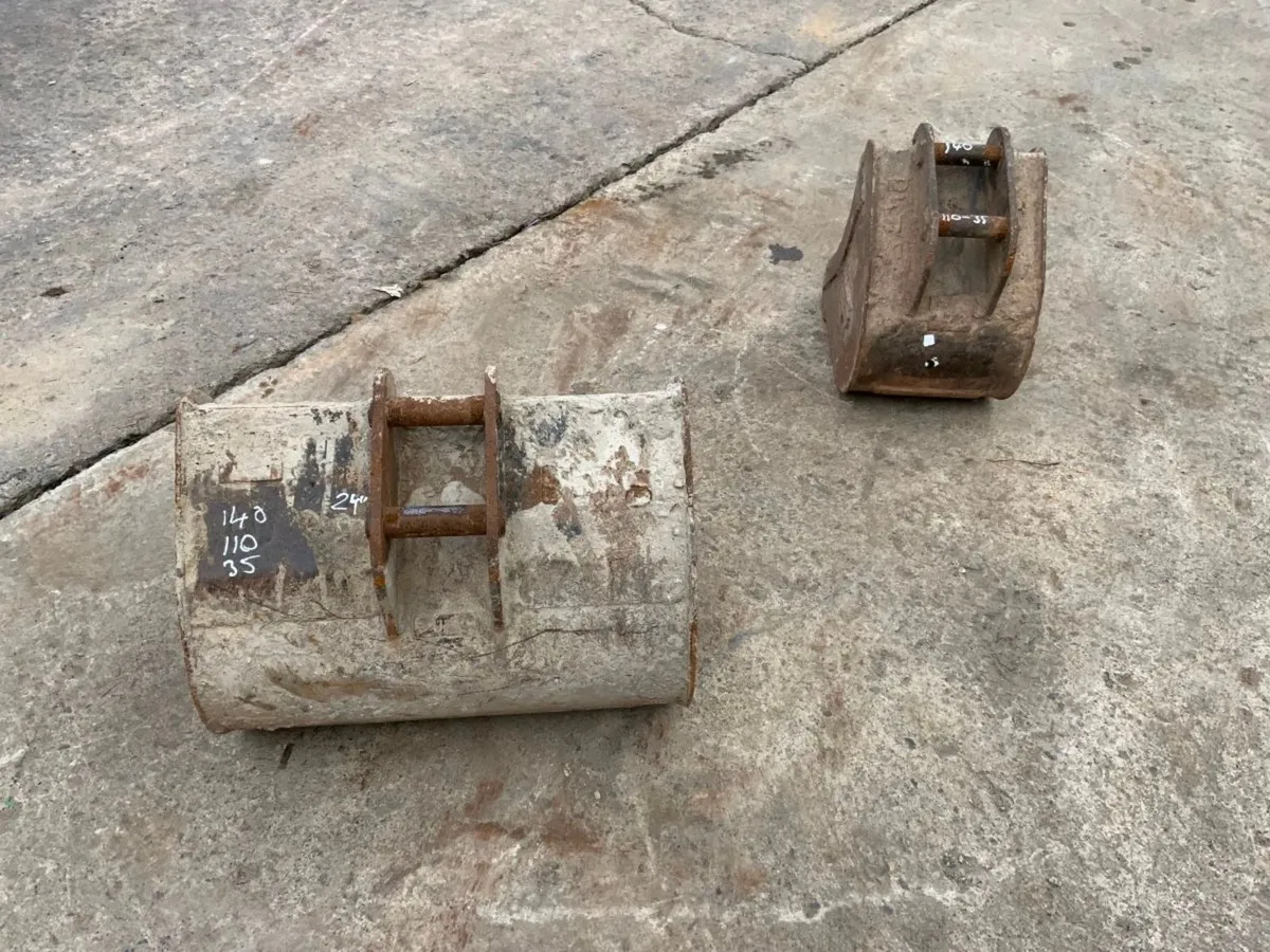 24" MINI DIGGER BUCKET...35mm PINS......1354. - Image 3
