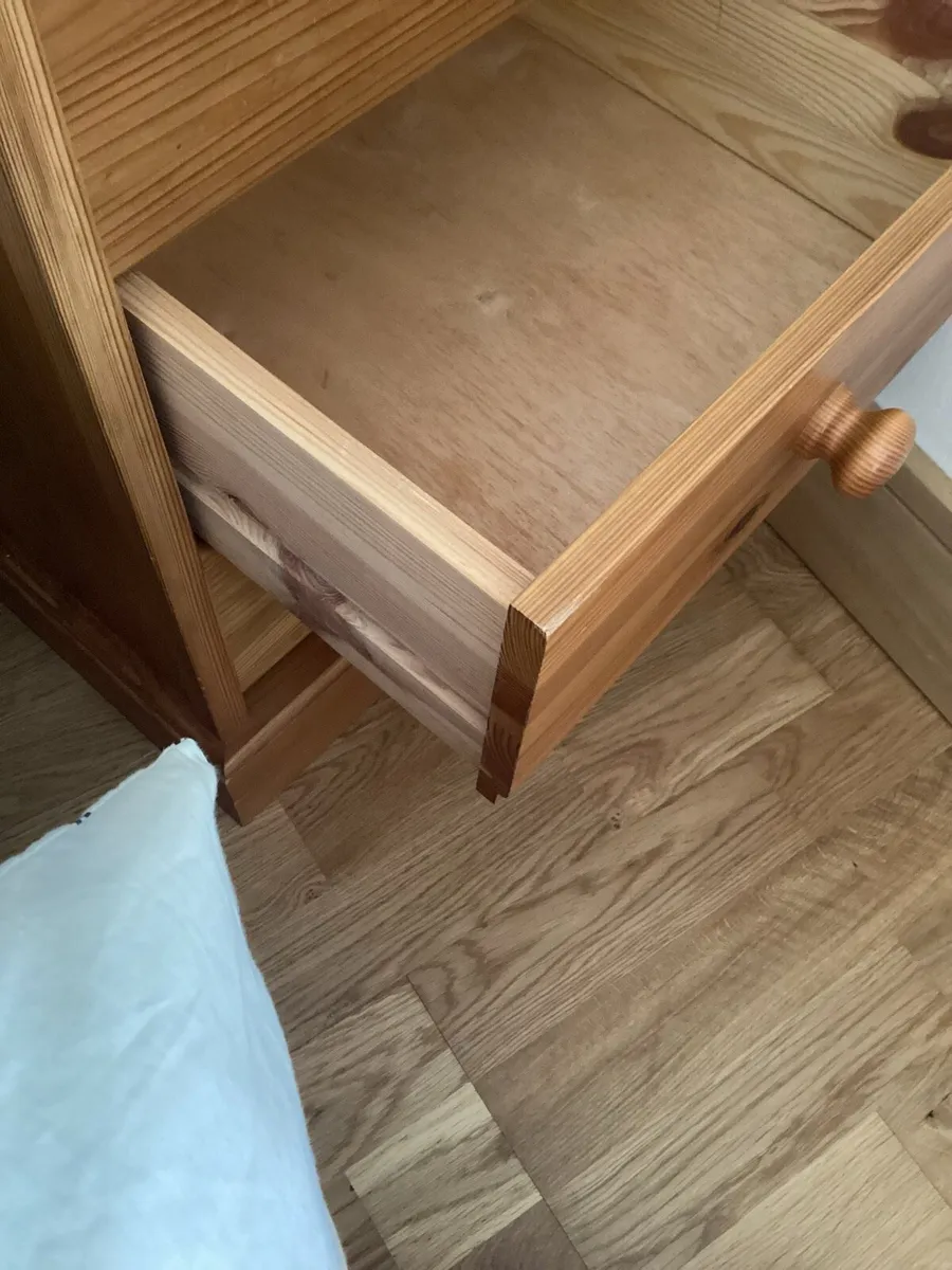 Pine headboard - Image 4
