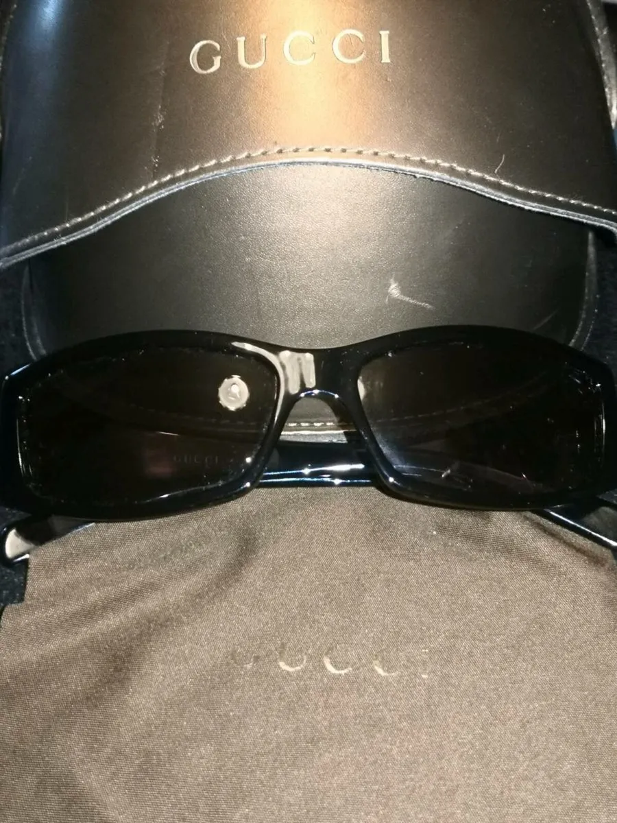 Original Gucci unisex sunglasses with box - Image 1