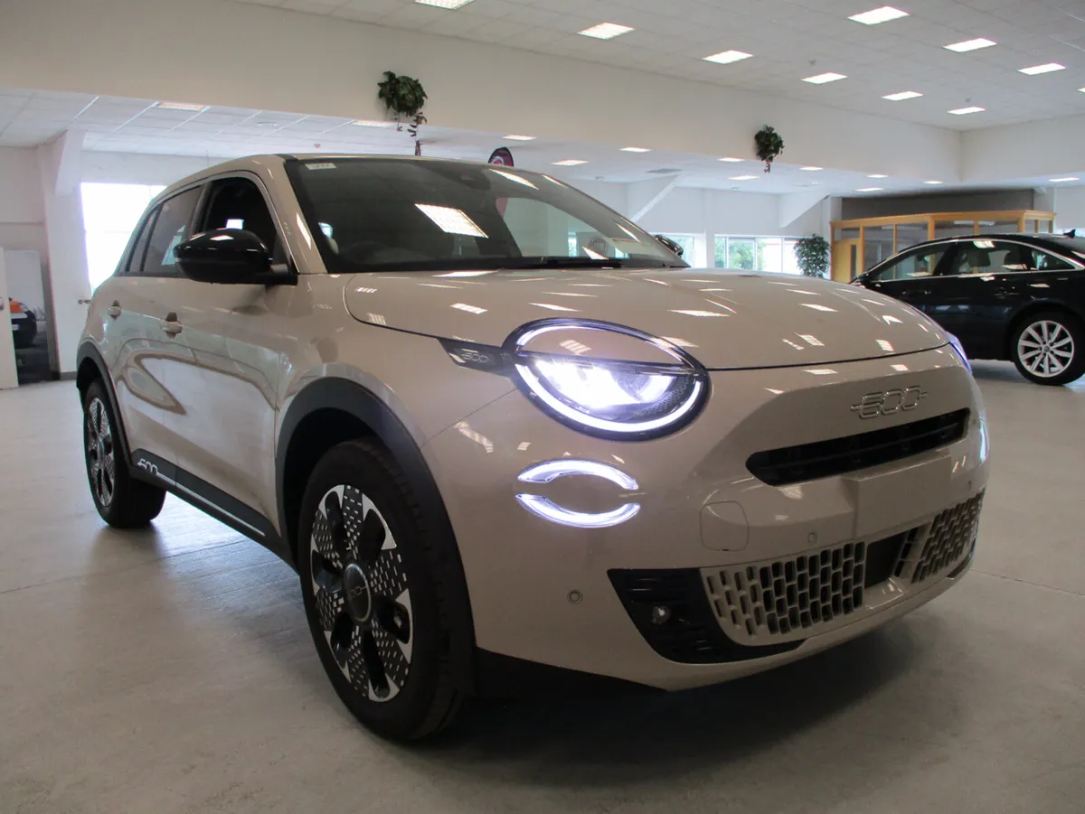 FIAT 600 LA PRIMA MHEV-NEW 252 OFFERS 3.9% HP/PCP - Image 3