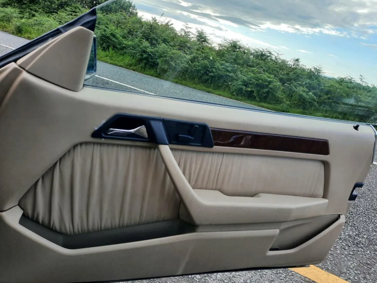 Mercedes E Class Coupe E 220 CE - Image 1