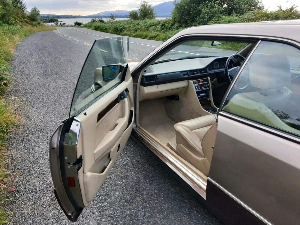 Mercedes E Class Coupe E 220 CE - Image 2
