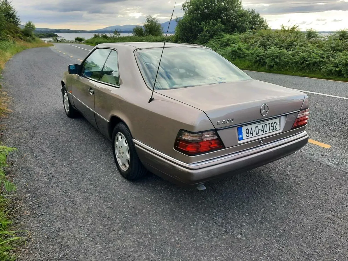 Mercedes E Class Coupe E 220 CE - Image 1