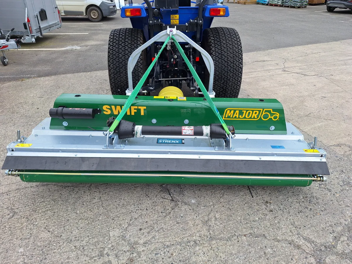 Iseki TLE4550 Compact Tractor & Major Swift Mower - Image 4