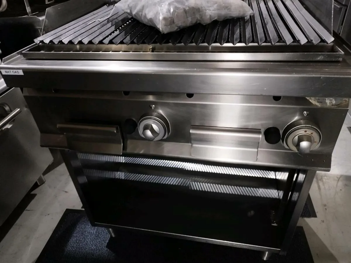 GAS BBQ GRILL - Image 3