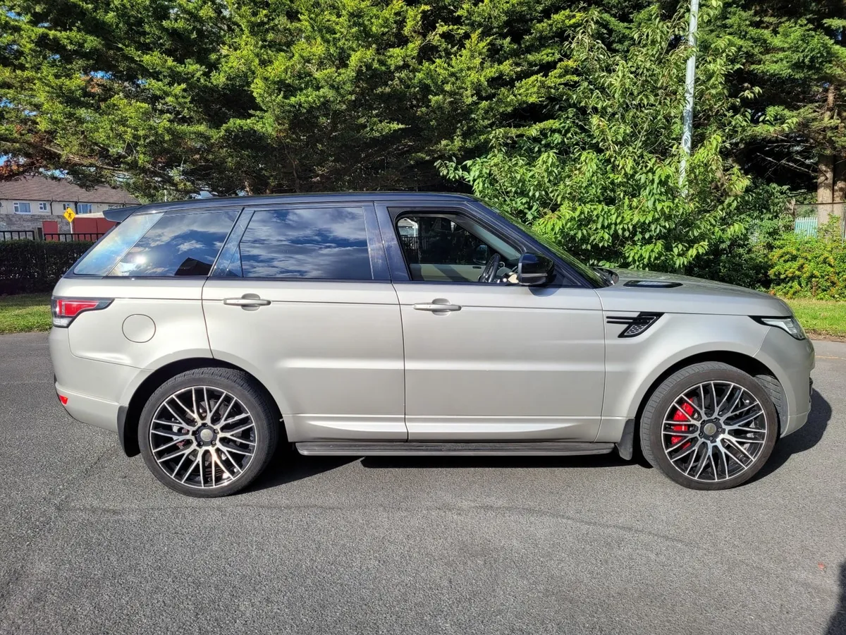 Range Rover Sport  7 Seater - Image 2