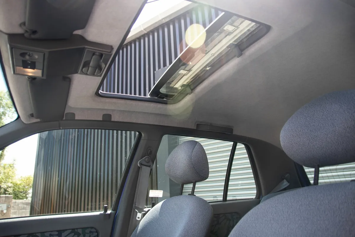 1996 Renault Clio RL 1.2 Versailles 15K Miles . - Image 3