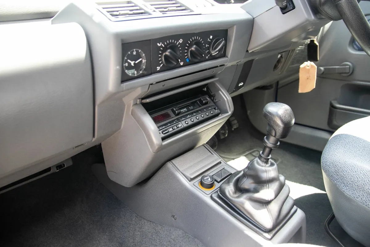 1996 Renault Clio RL 1.2 Versailles 15K Miles . - Image 4