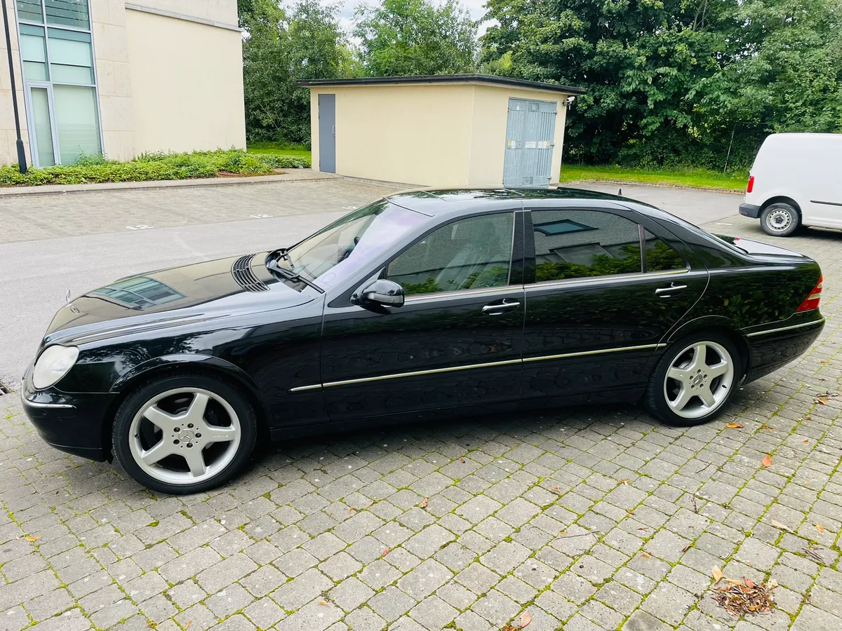 DAVID AND VICTORIA BECKHAM 2001 MERCEDES S500 LWB - Image 3