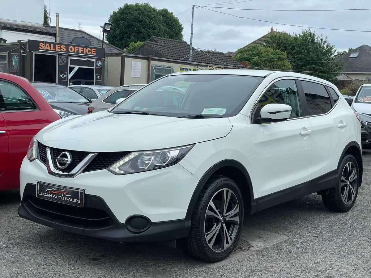 2017 Nissan Qashqai LOW MILEAGE - Image 1