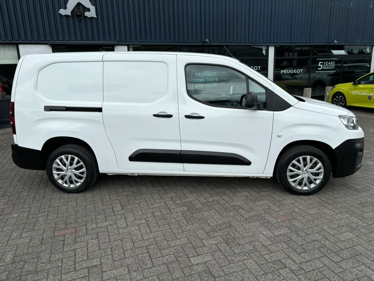 2022 Citroen Berlingo LWB - Image 3