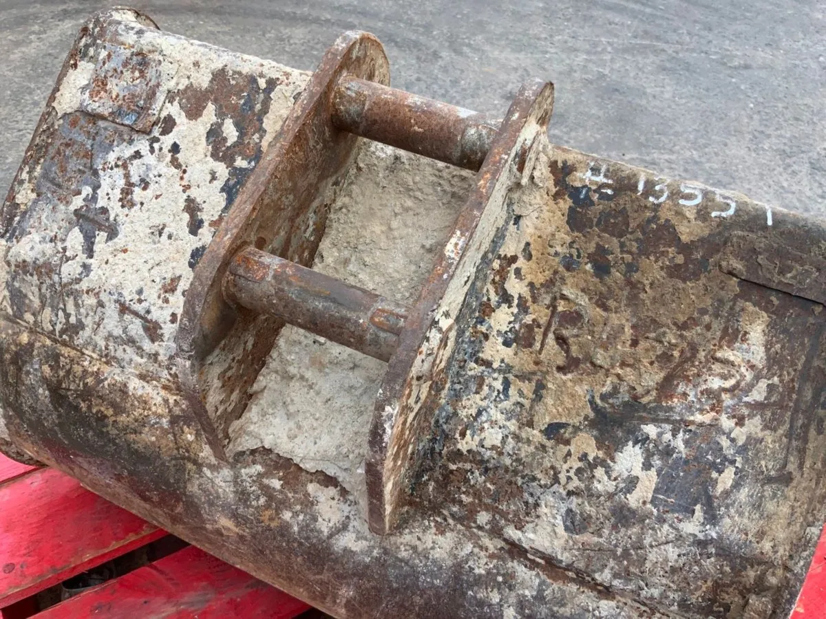 24" MINI DIGGER BUCKET....35mm PINS.........1355 - Image 4