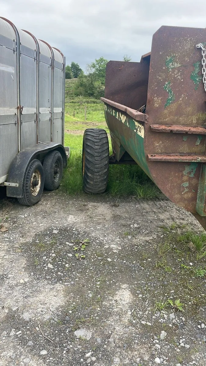 Dung spreader for sale in Co. Leitrim for €3,000 on DoneDeal