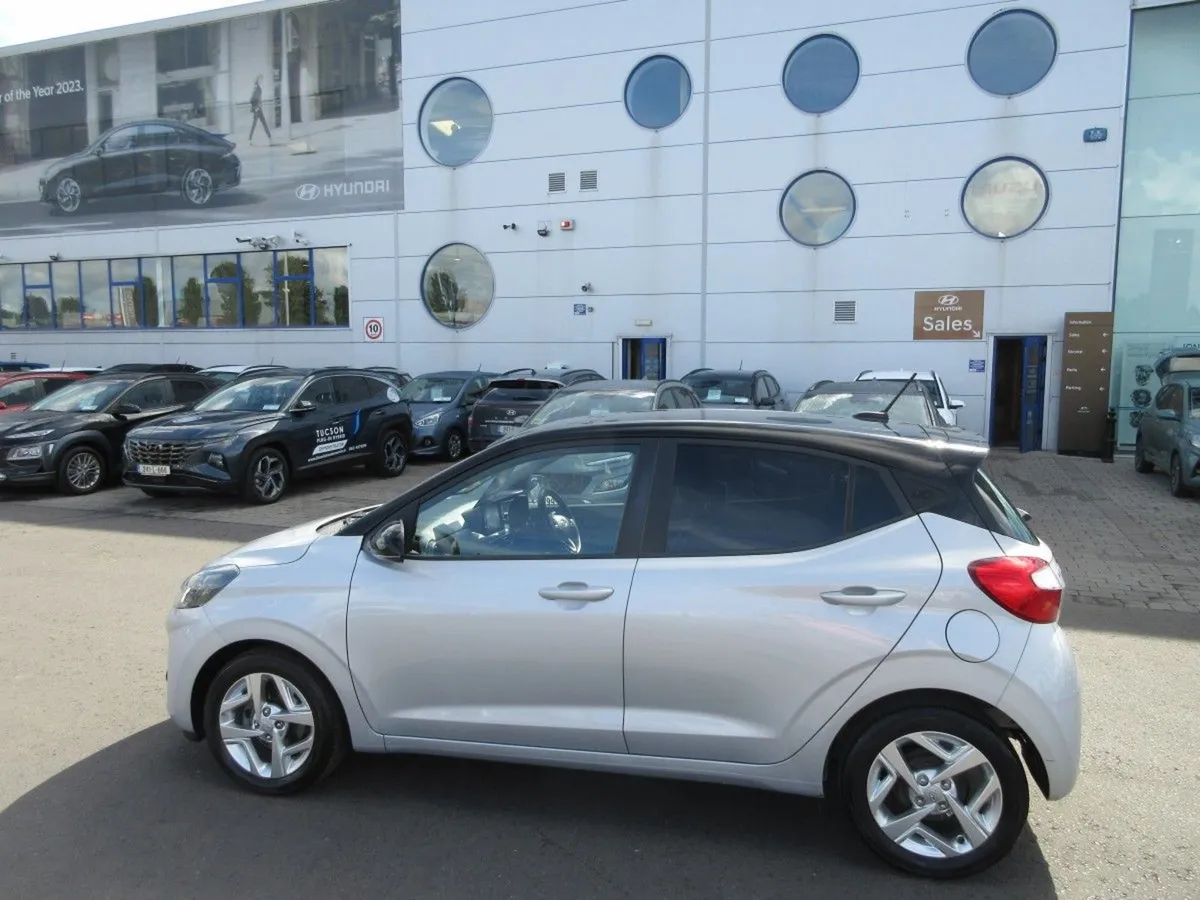 Hyundai i10 i10 Deluxe Plus w.2 Tone Roof - Image 2