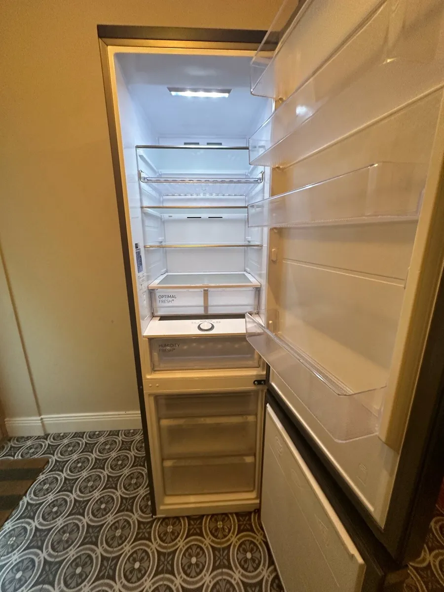 Samsung Series 5 Classic Fridge Freezer for sale in Co. Cork for €500