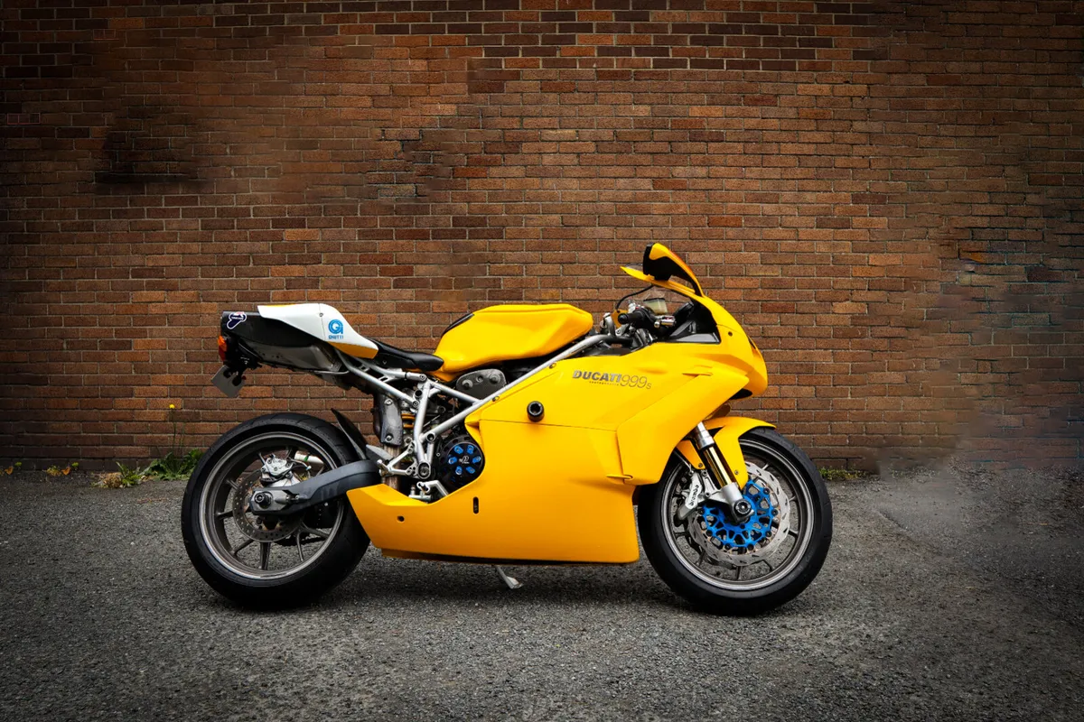 Ducati 999S 2006 - Image 1