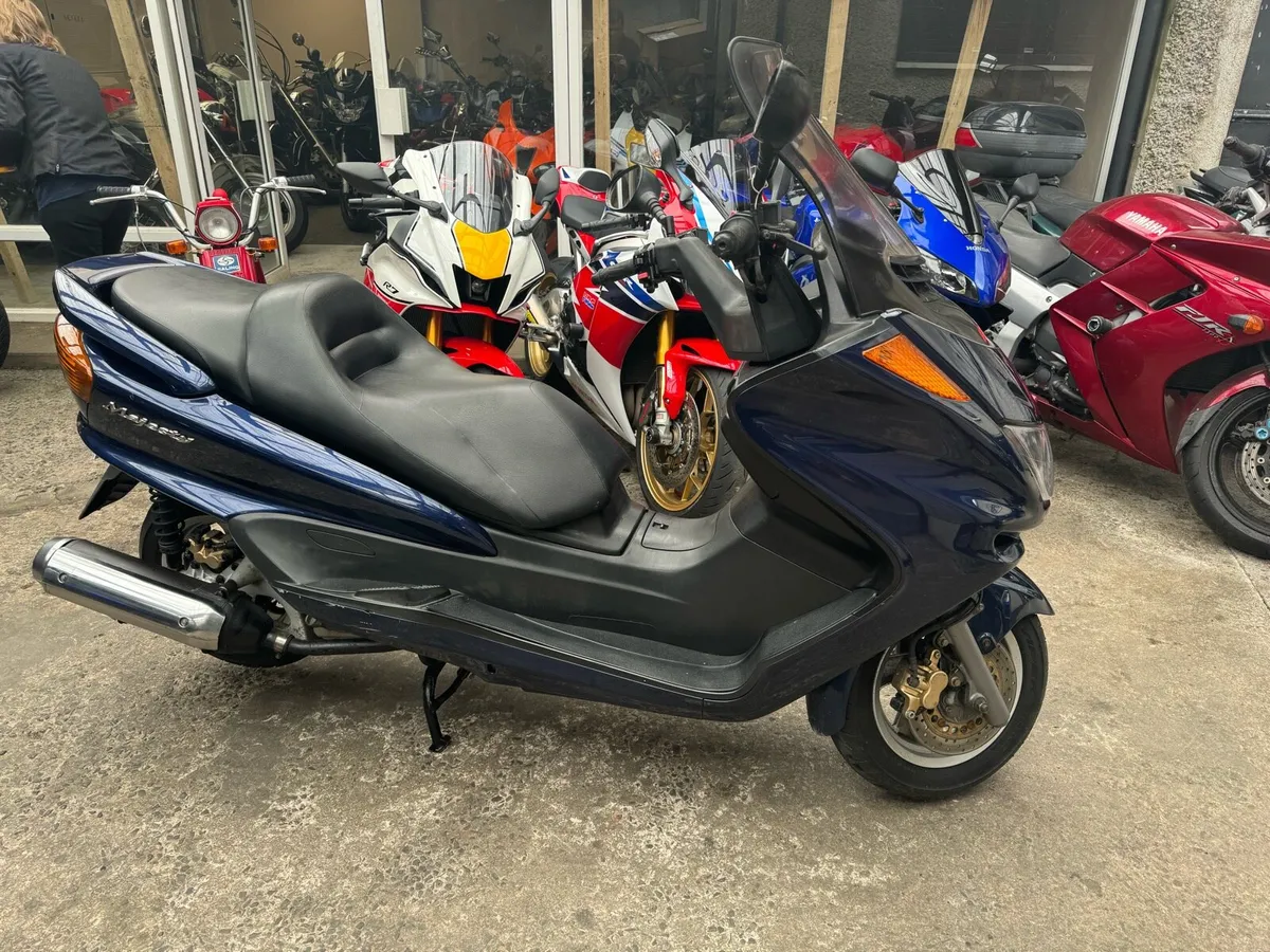 Yamaha majesty 250 - Image 2