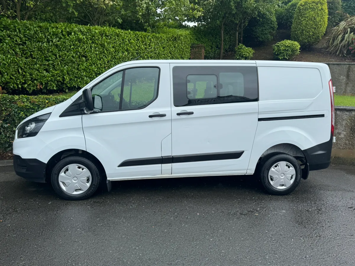 2021 (212) Ford Custom Crewvan 2.0D 6 seats - Image 2