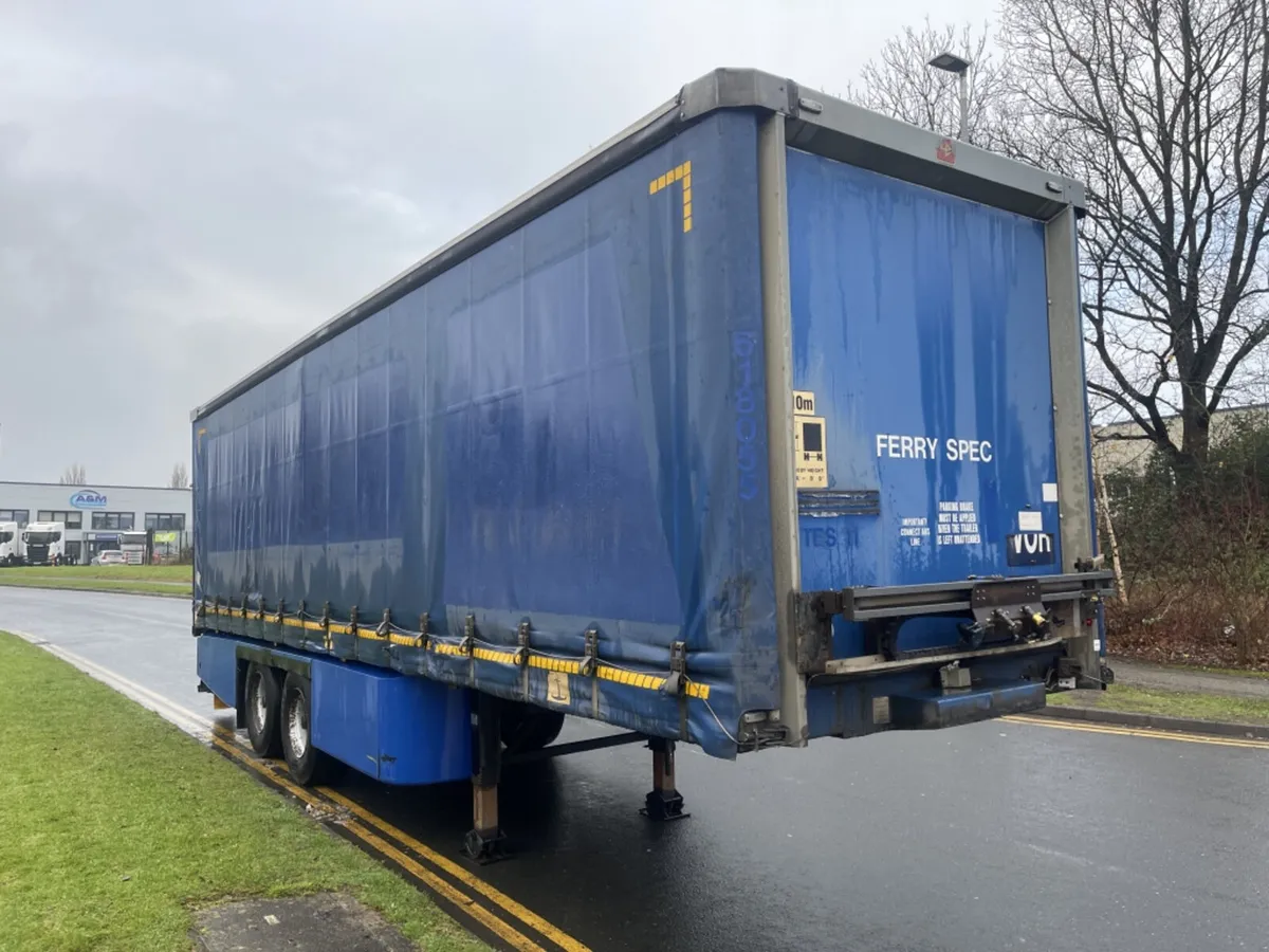 2011 SDC TANDEM AXLE URBAN CURTAINSIDE TRAILER - Image 1