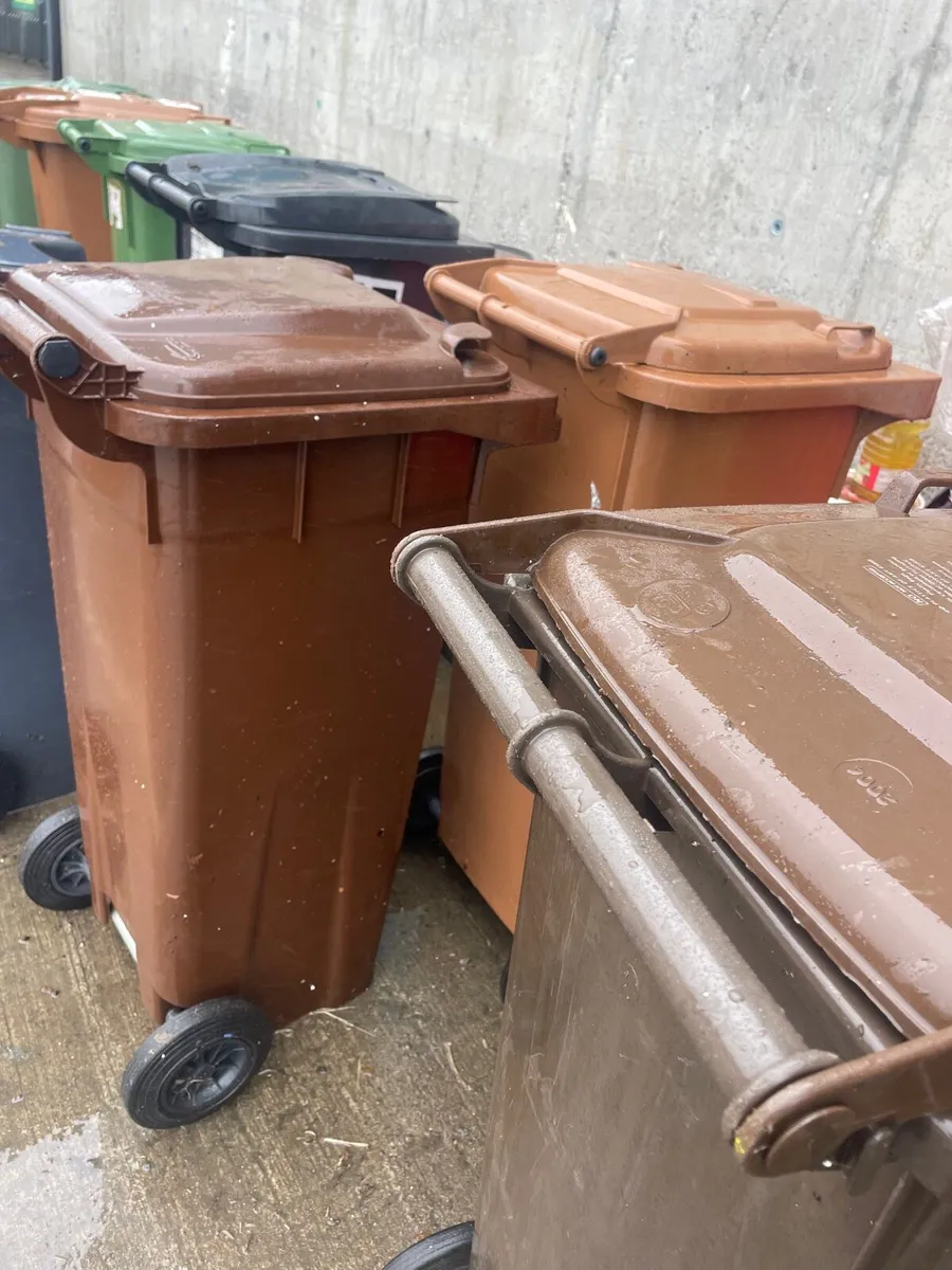 Wheelie bins