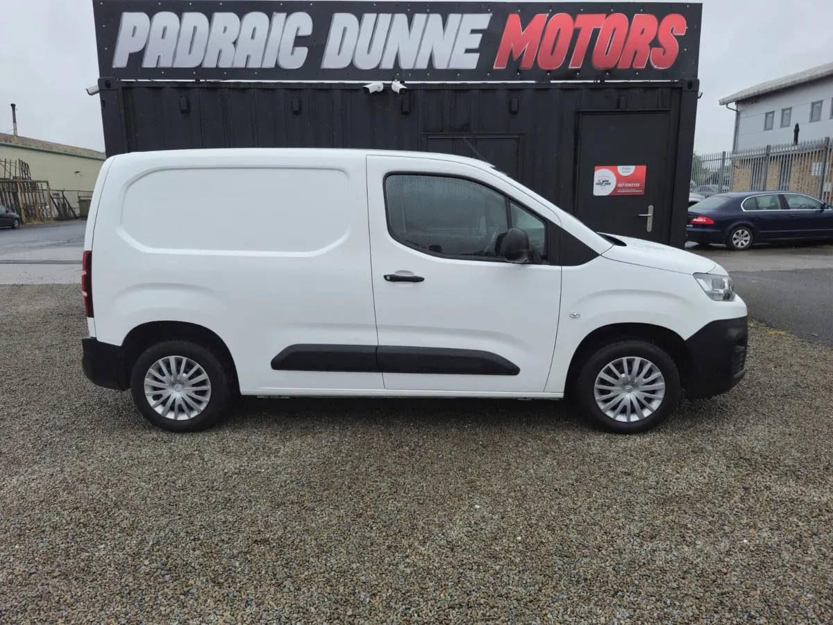 211 Citroen Berlingo Enterprise - Image 4