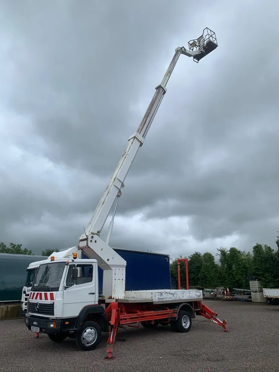 Mercedes-Benz Other 1996 Cherry Picker Access Plat - Image 3