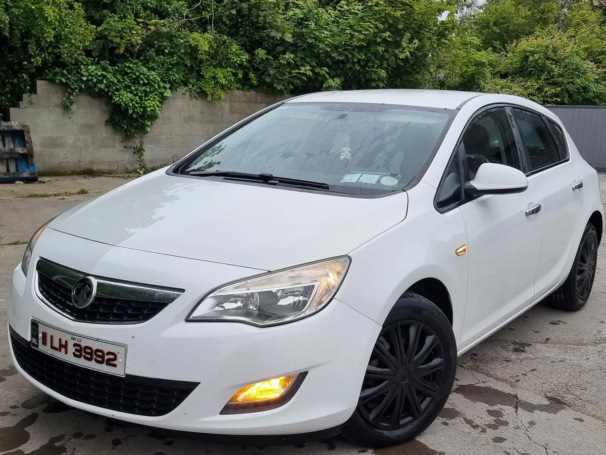 2011 opel /vauxhal astra 1.3L diesel nct&tax €3650 - Image 1