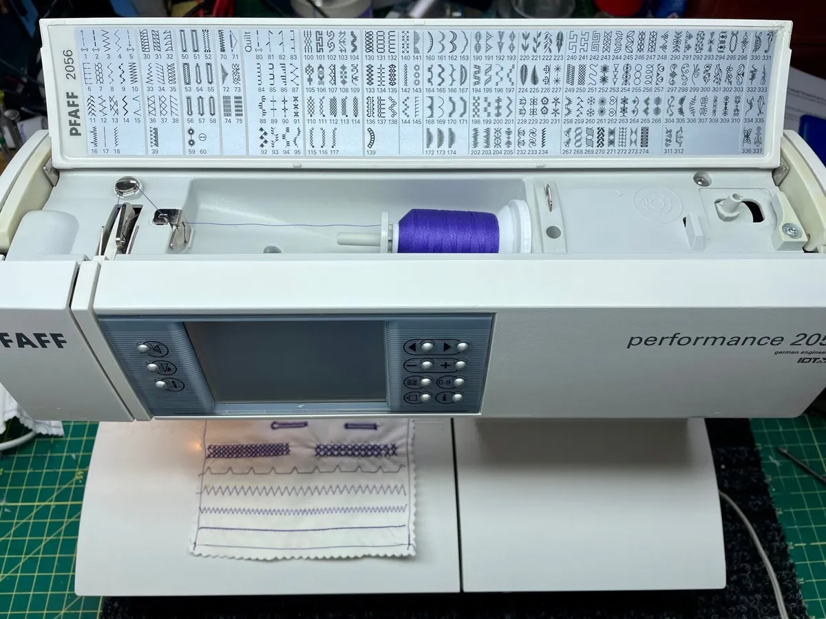 PFAFF 2056 Performance Sewing Machine - Serviced - Image 4