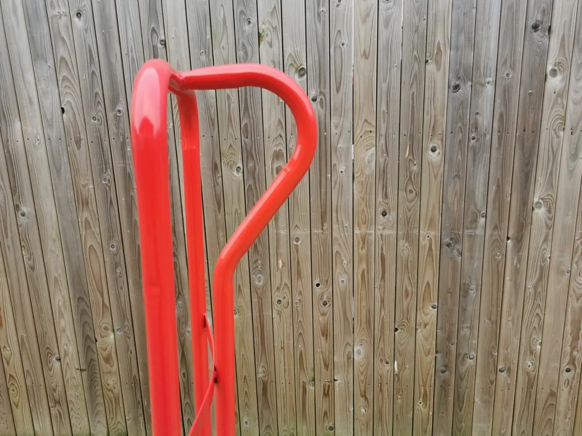 P-Handle Hand Truck - Image 2
