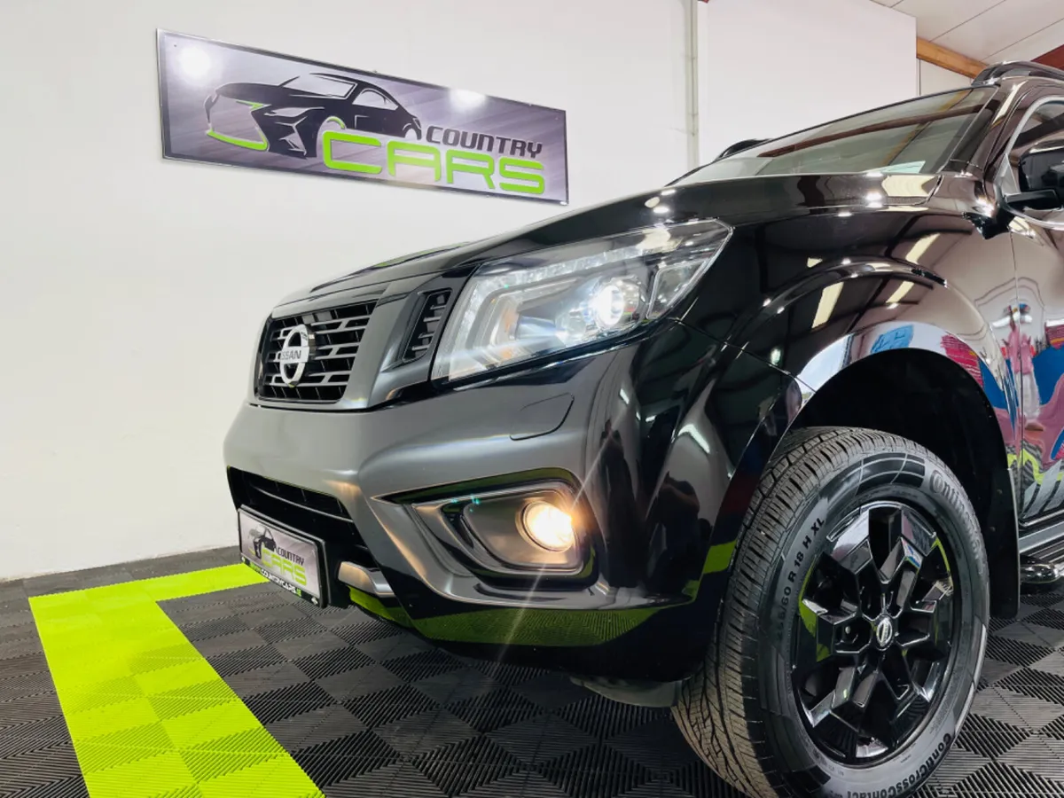 2021 Nissan Navara Dci N-Gaurd Auto// SUNROOF - Image 4