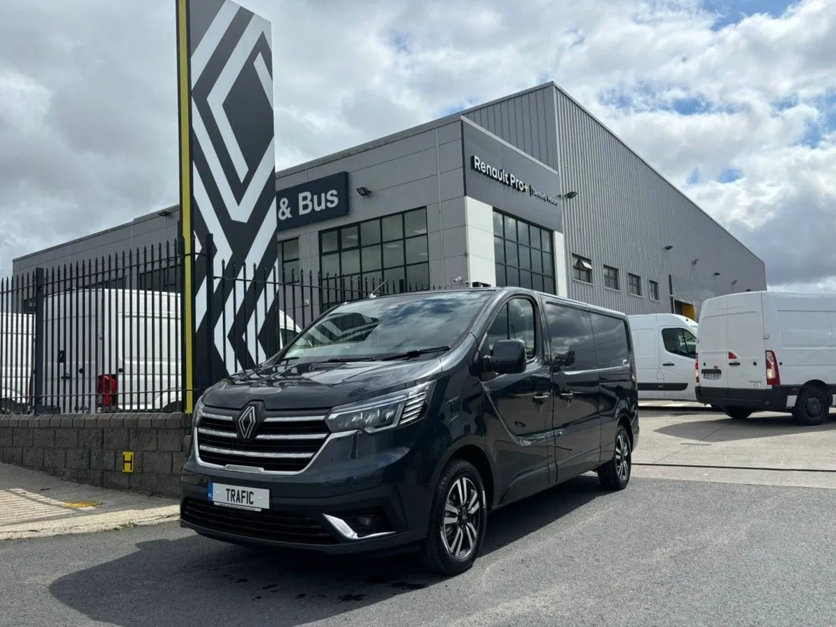 Renault Trafic Auto Extra Sport Avaiable FOR July - Image 2