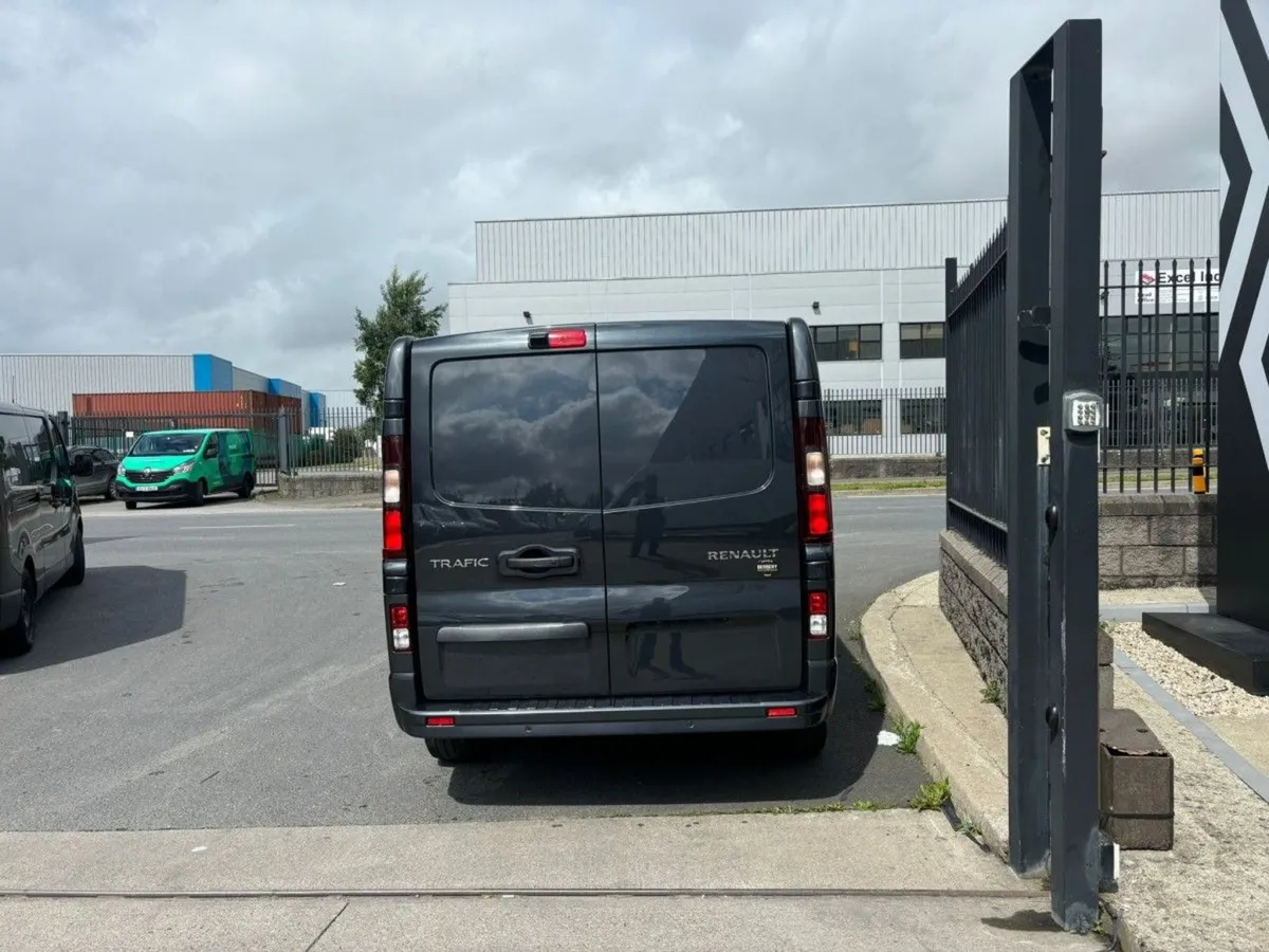 Renault Trafic Auto Extra Sport Avaiable FOR July - Image 3