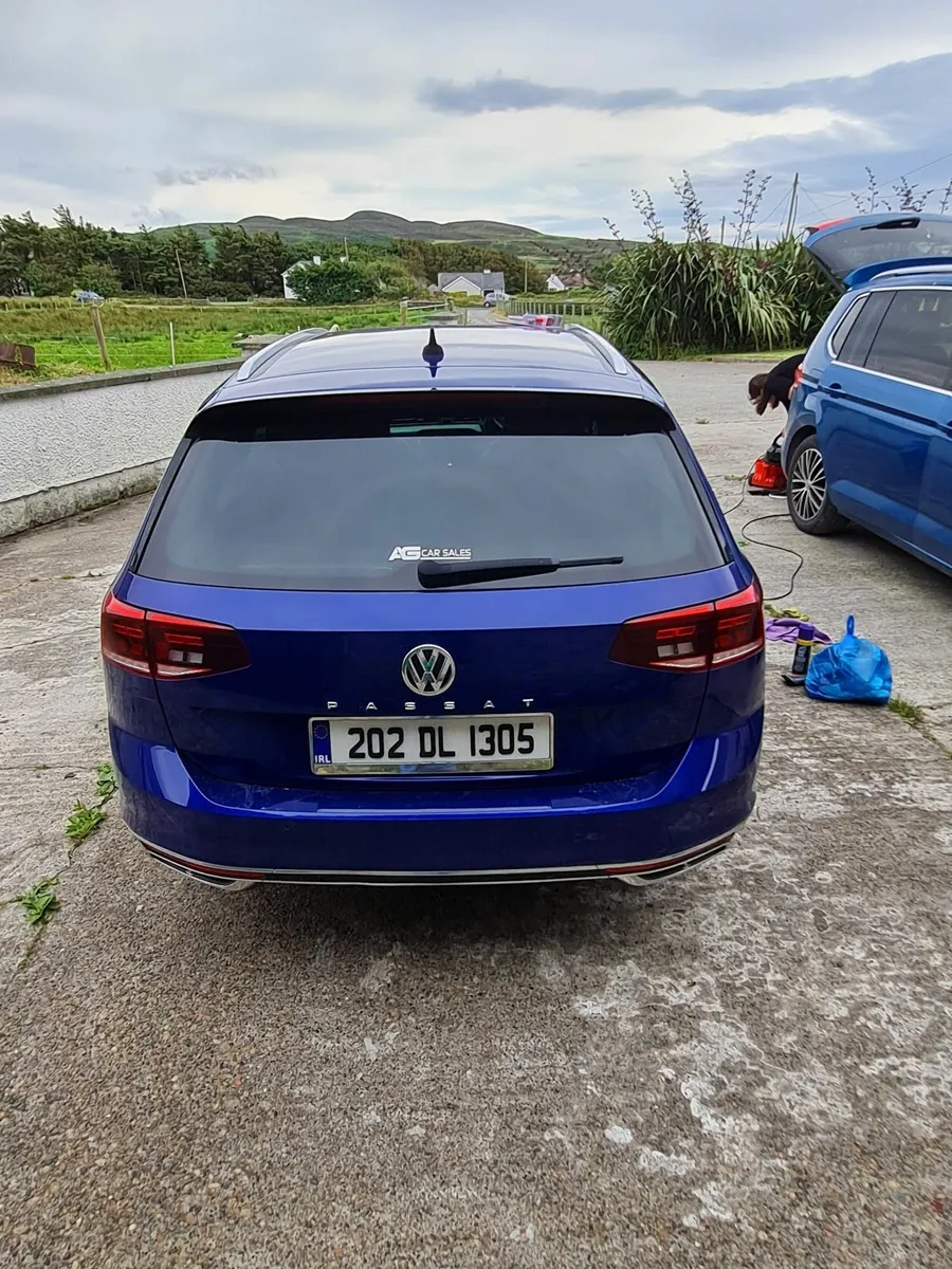 Volkswagen Passat 2020 - Image 2