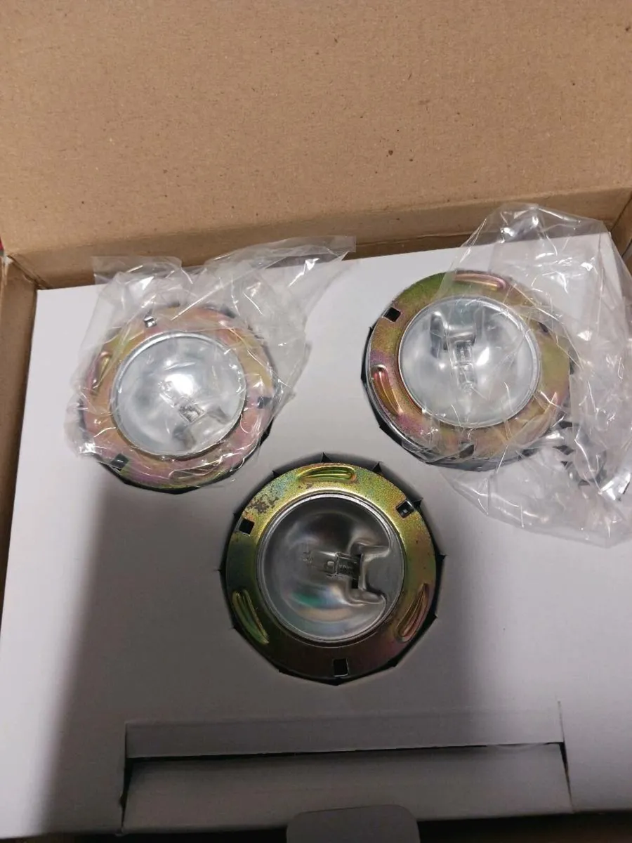 Under counter lights - Image 1