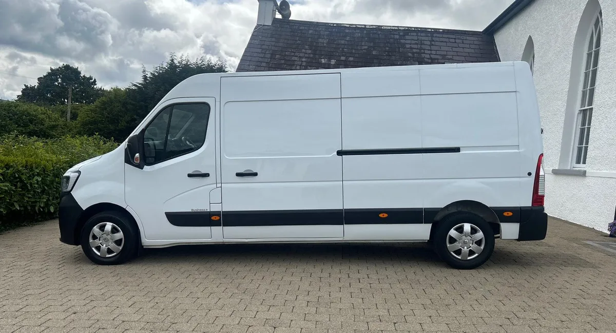 2022 (222 Reg) Renault Master 135 Business+ AirCon - Image 4