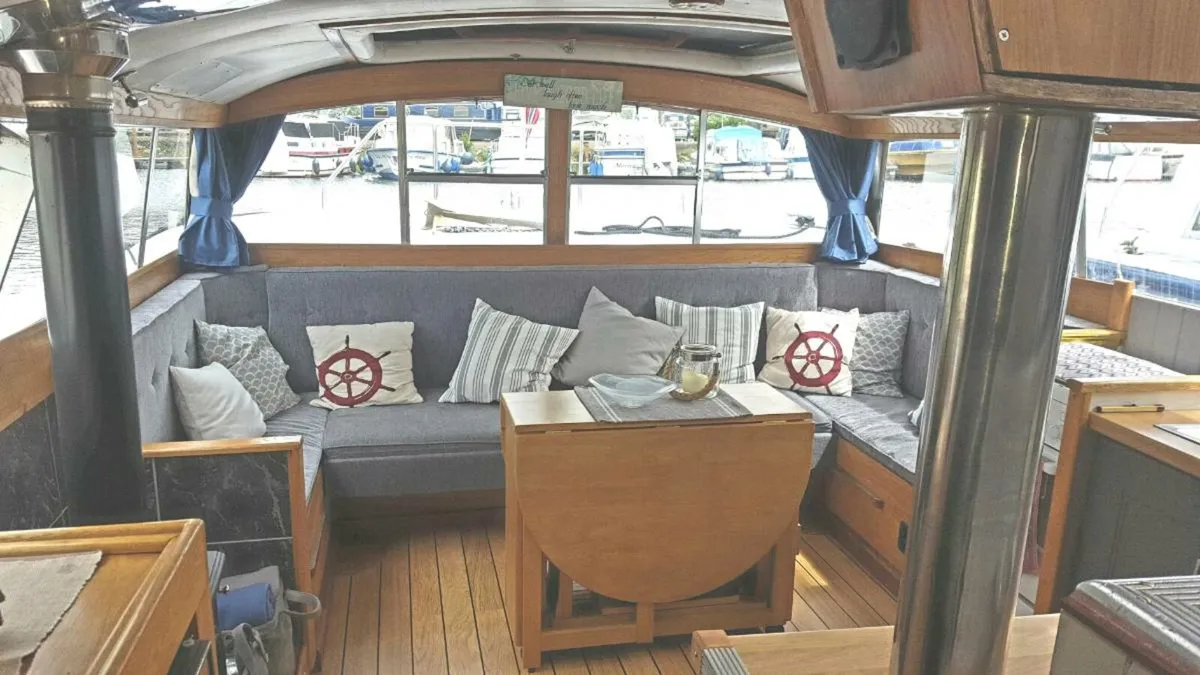 Boat upholstery and curtains - Image 1