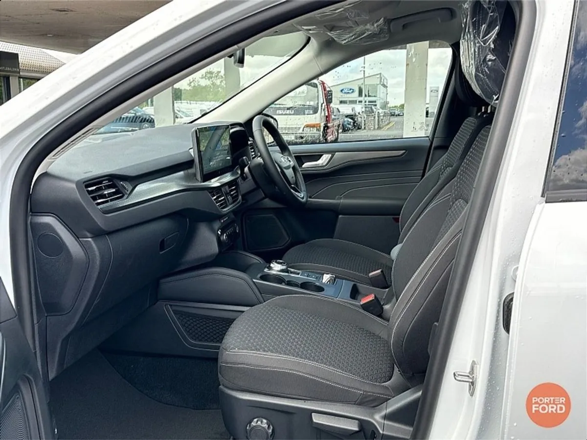 Ford Kuga Titanium 2.5 Phev 243PS  18  Alloys - Image 4