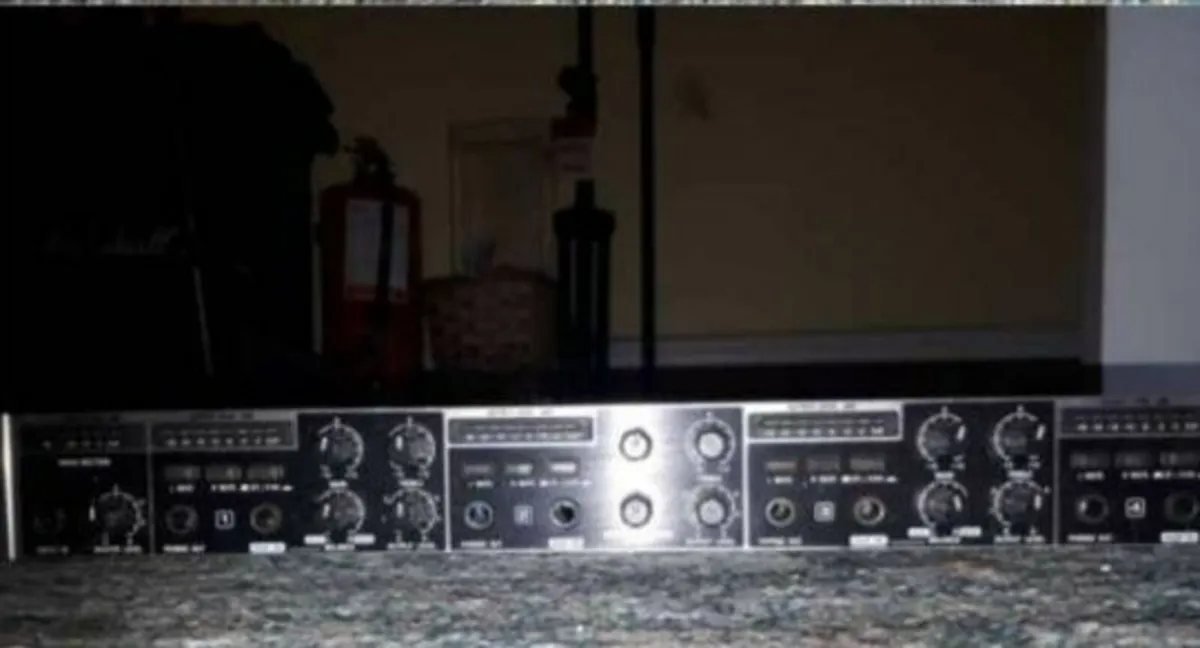 Behringer Headphones Mixing and  Distribution Ampl - Image 3