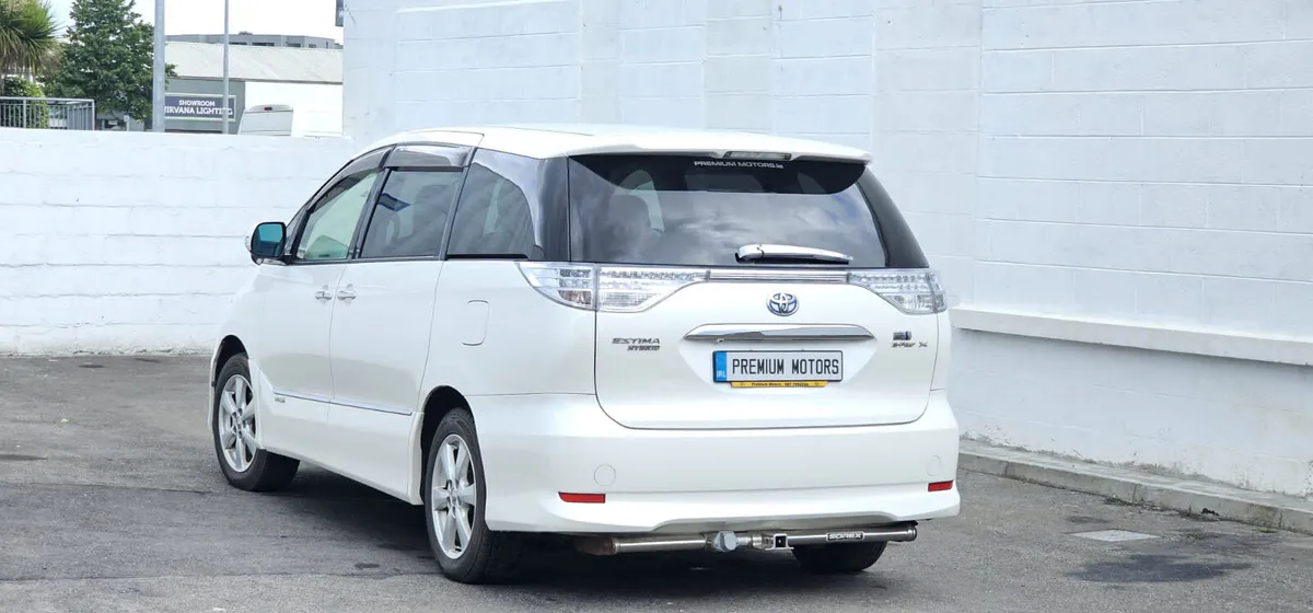 Toyota Estima Hybrid 8 seater - Image 4