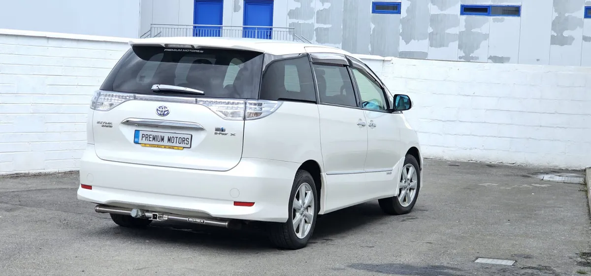 Toyota Estima Hybrid 8 seater - Image 3