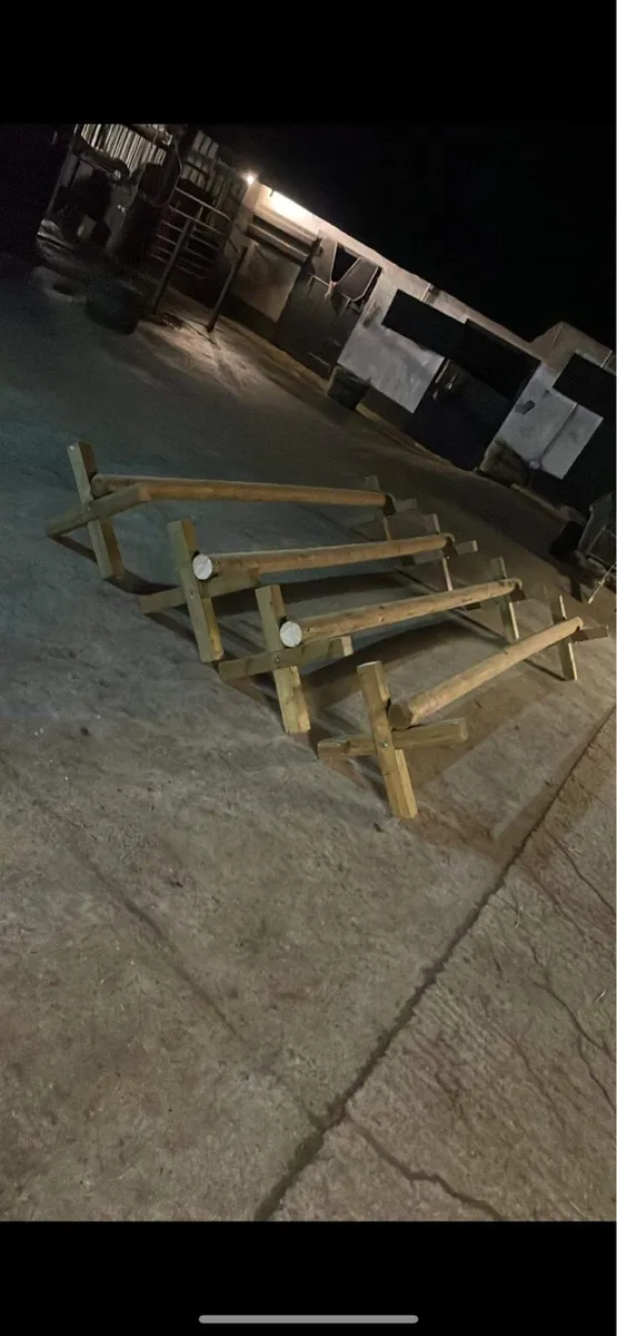 Horse jumps (hexagon poles) for sale in Co. Kilkenny for €65 on DoneDeal