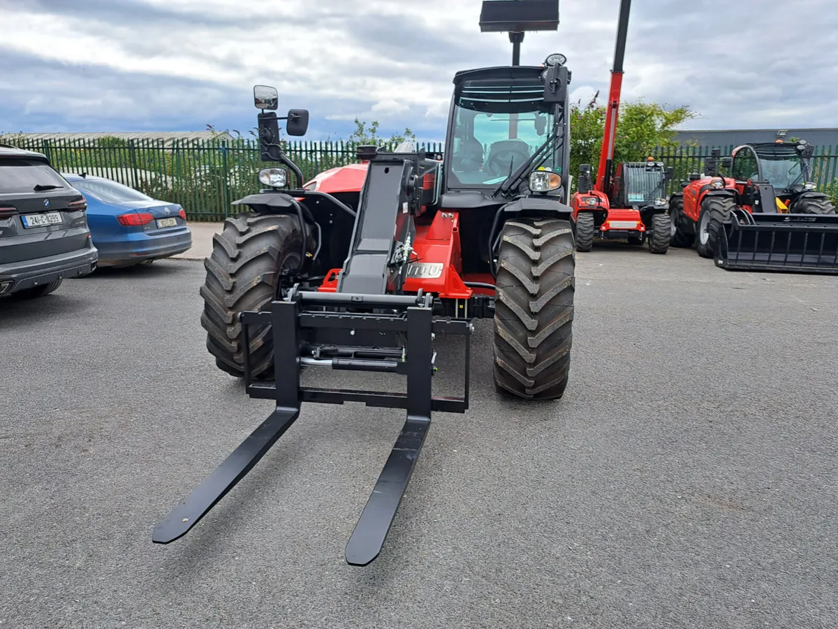 New Manitou MLT635 telescopic loader - Image 4