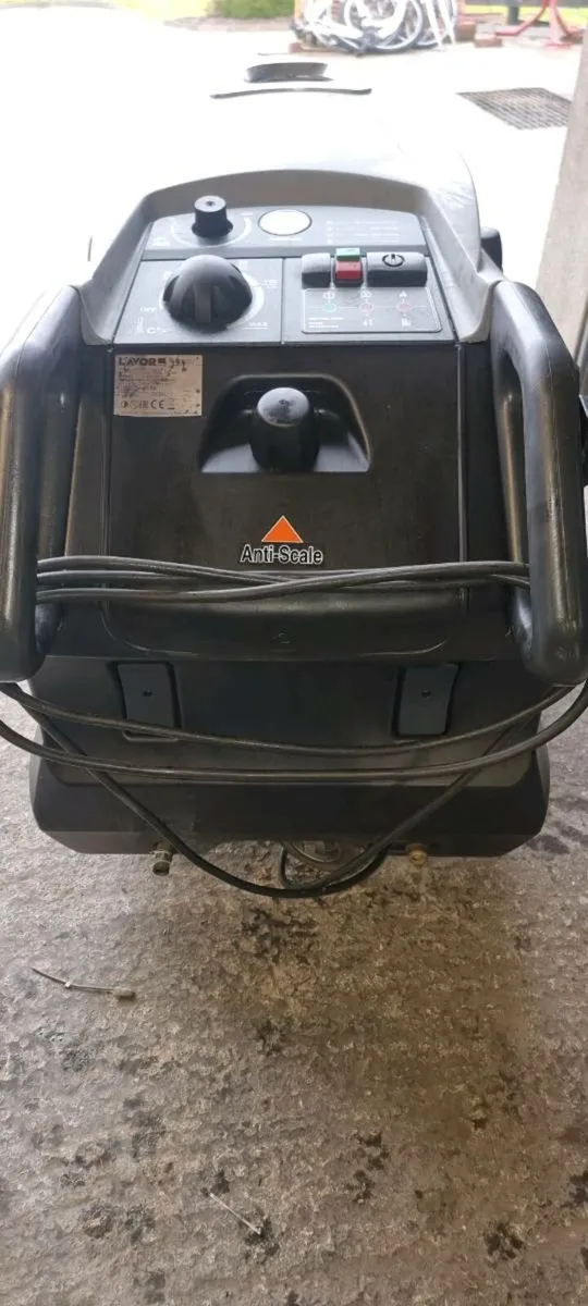 Hot powerwasher - Image 4