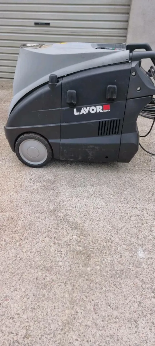 Hot powerwasher - Image 3