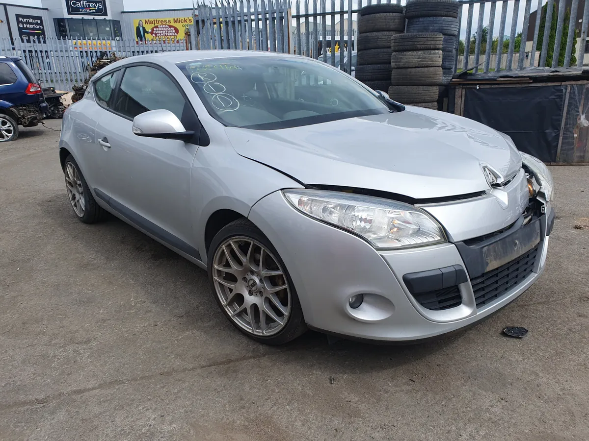 12 RENAULT MEGANE  COUPE 1.5 DCI FOR BREAKING - Image 1